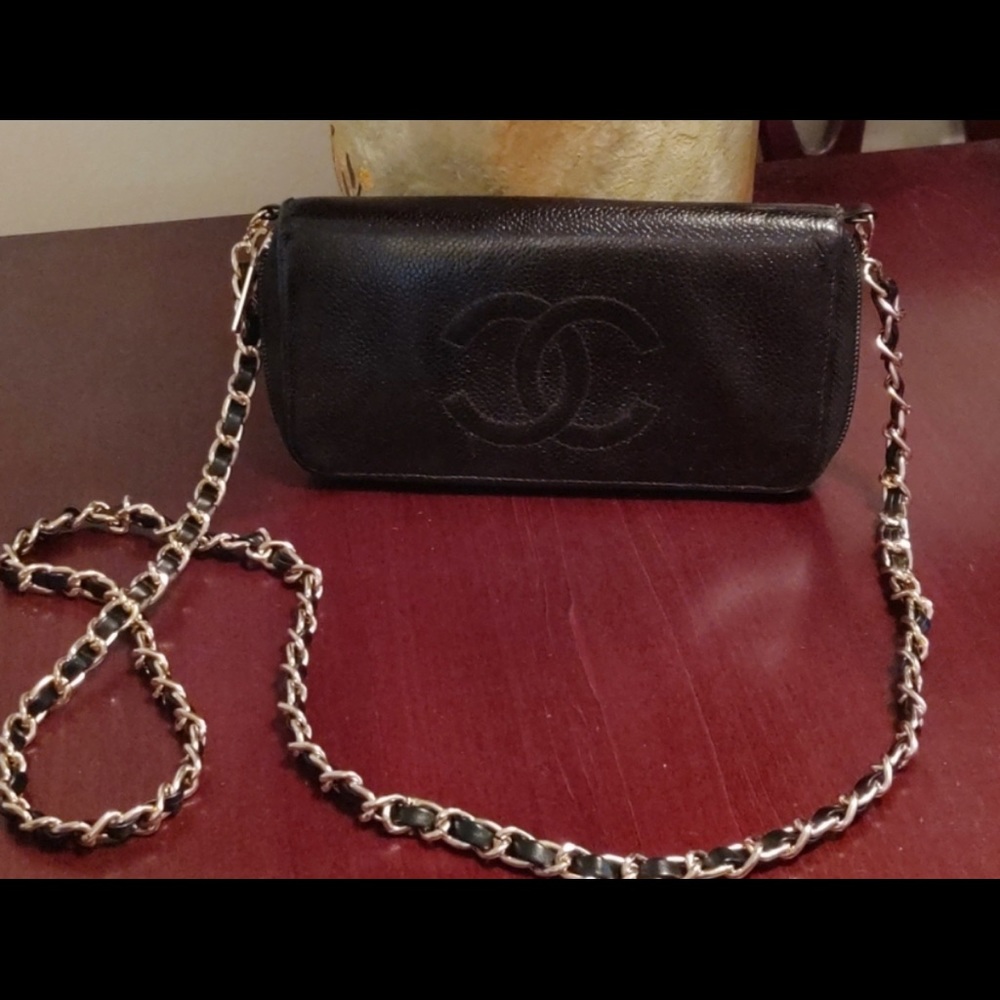 Authentic Chanel WOC Zippy BLK/Gold Crossbody